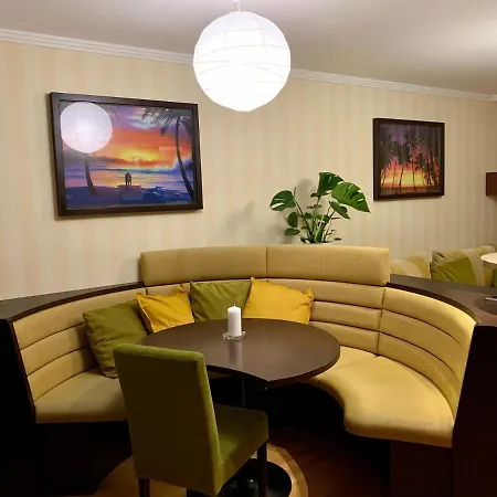 Apartment Zwischen Und Stadt