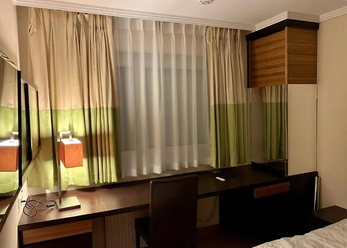 Zwischen Und Stadt * 克拉根福